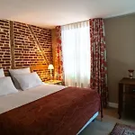 Гостевой дом New & De Nage 4*