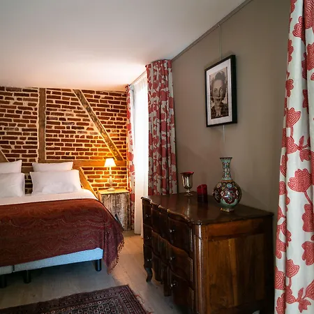 Гостевой дом New & De Nage Онфлёр