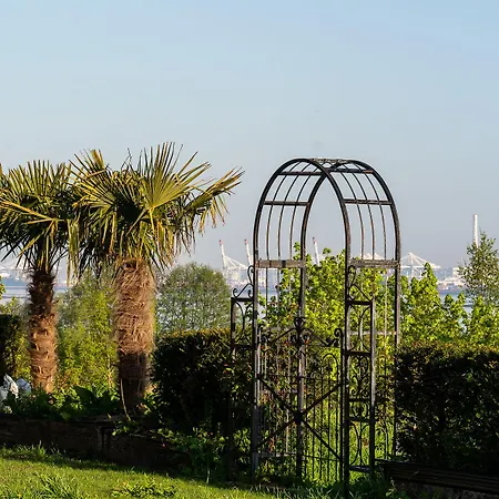 New & De Nage Онфлёр