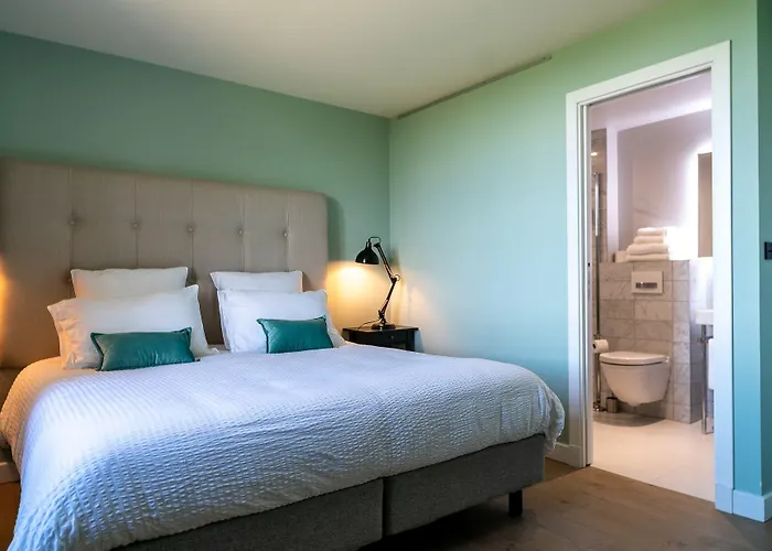 New & De Nage Онфлёр