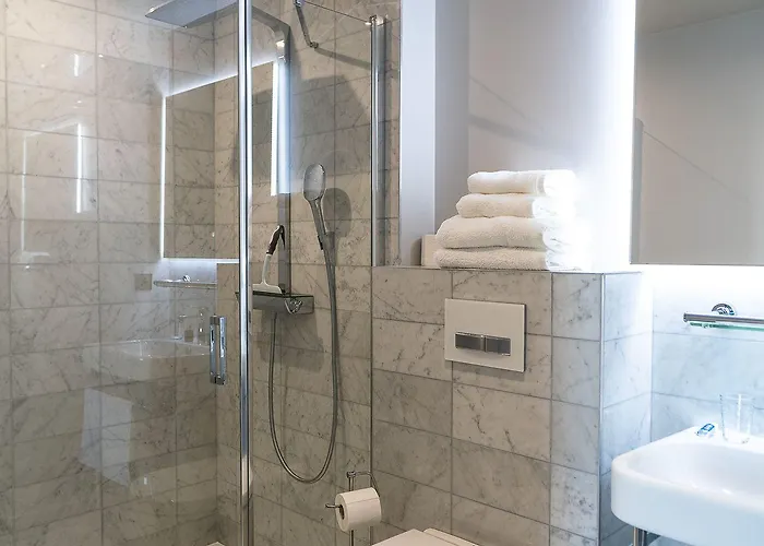 New & De Nage 4* Honfleur