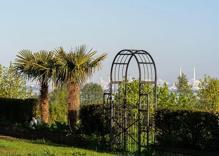 New & De Nage Онфлёр