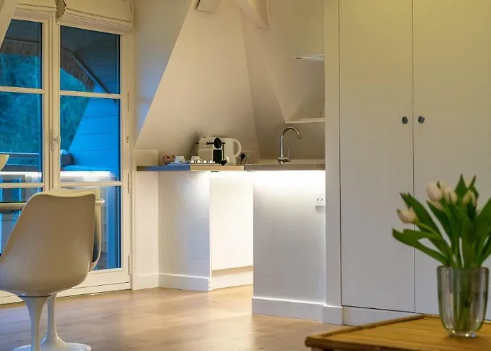 New & De Nage Онфлёр